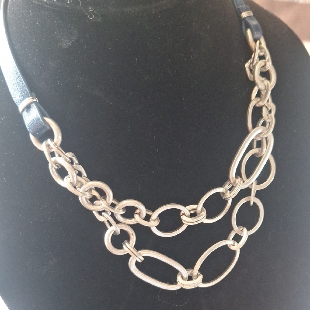 Pre-owned Two Tier Silver Chain Necklace with Blue Accents - Picture 2 of 3